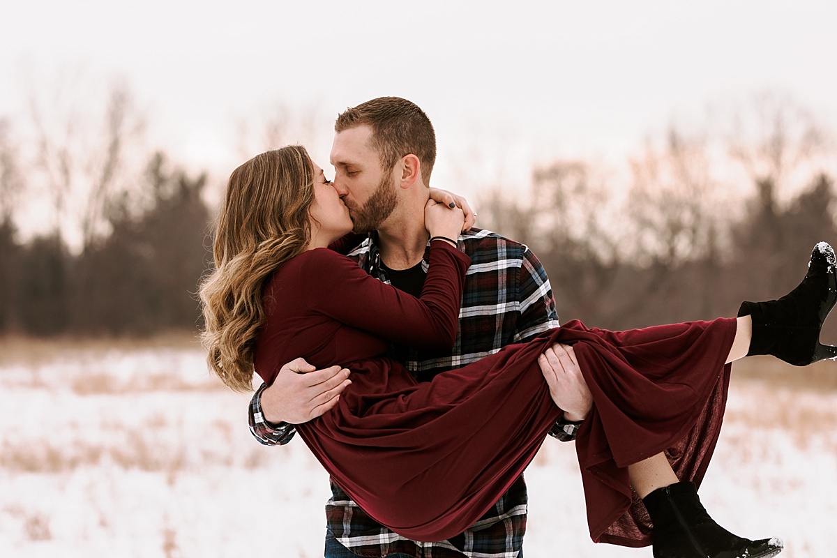 Emily + Devon // Stoney Creek Engagement 